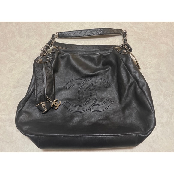 SALE!!! ๐๐๐Chanel Hobo large CC stitched with pouch Bag - Picture 3 of 16